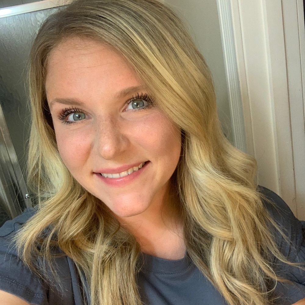 Meet your Posher, Leighchele